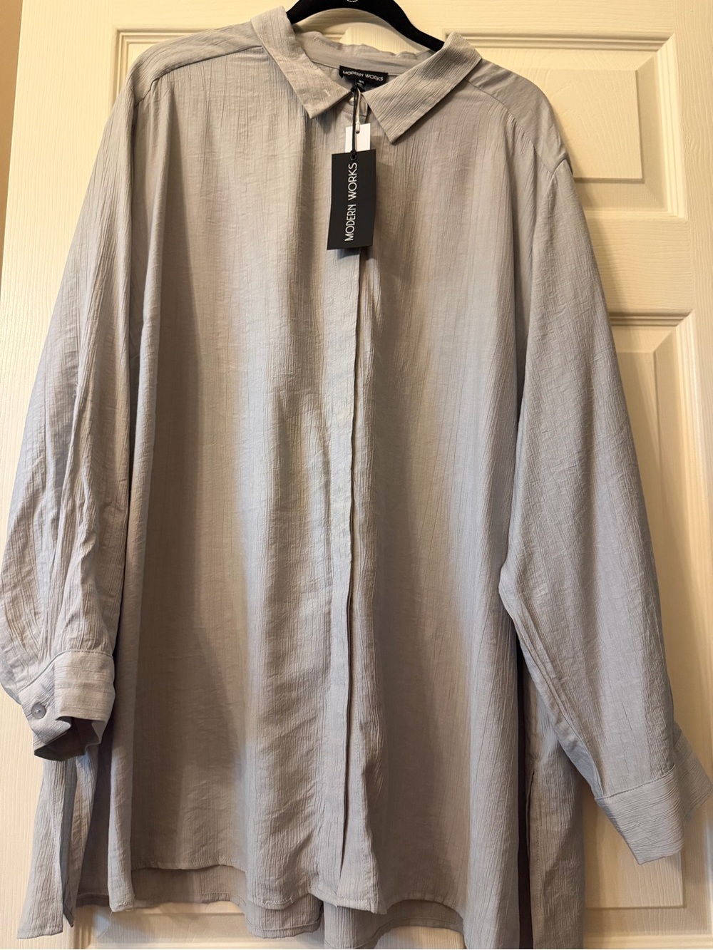 Modern Works Lightweight Button-Up Shirt in Light Gray Size 3X